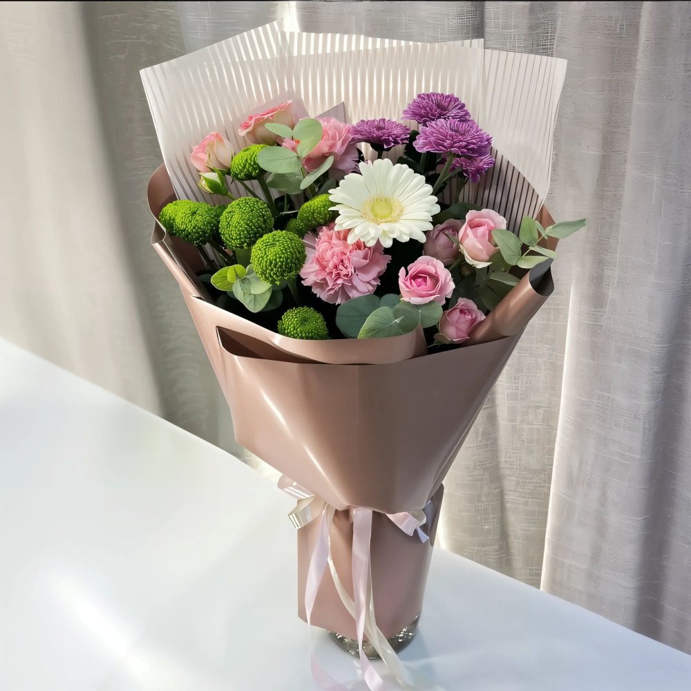 Букет цветов из: Розы, Герберы, Хризантемы и Гвоздики